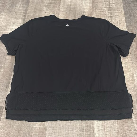 Lululemon Sole Training Short Sleeve - Picture 5 of 7